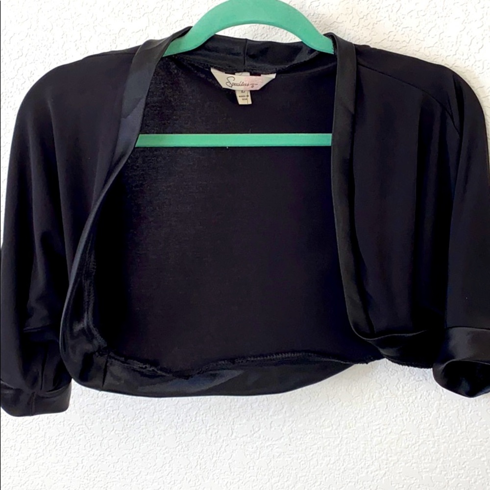 Shoulder cover for dresses